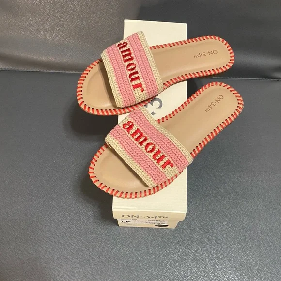 NWT On 34th Madelyn Slip-On Woven Flat Sandals - Picture 4 of 4